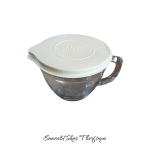 Pampered Chef 4 Cup 1 Quart Glass Measuring Mixing Batter Bowl w lid. Free ship